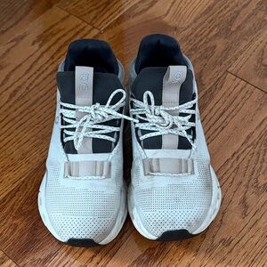 On Running Cloudnova Sneaker